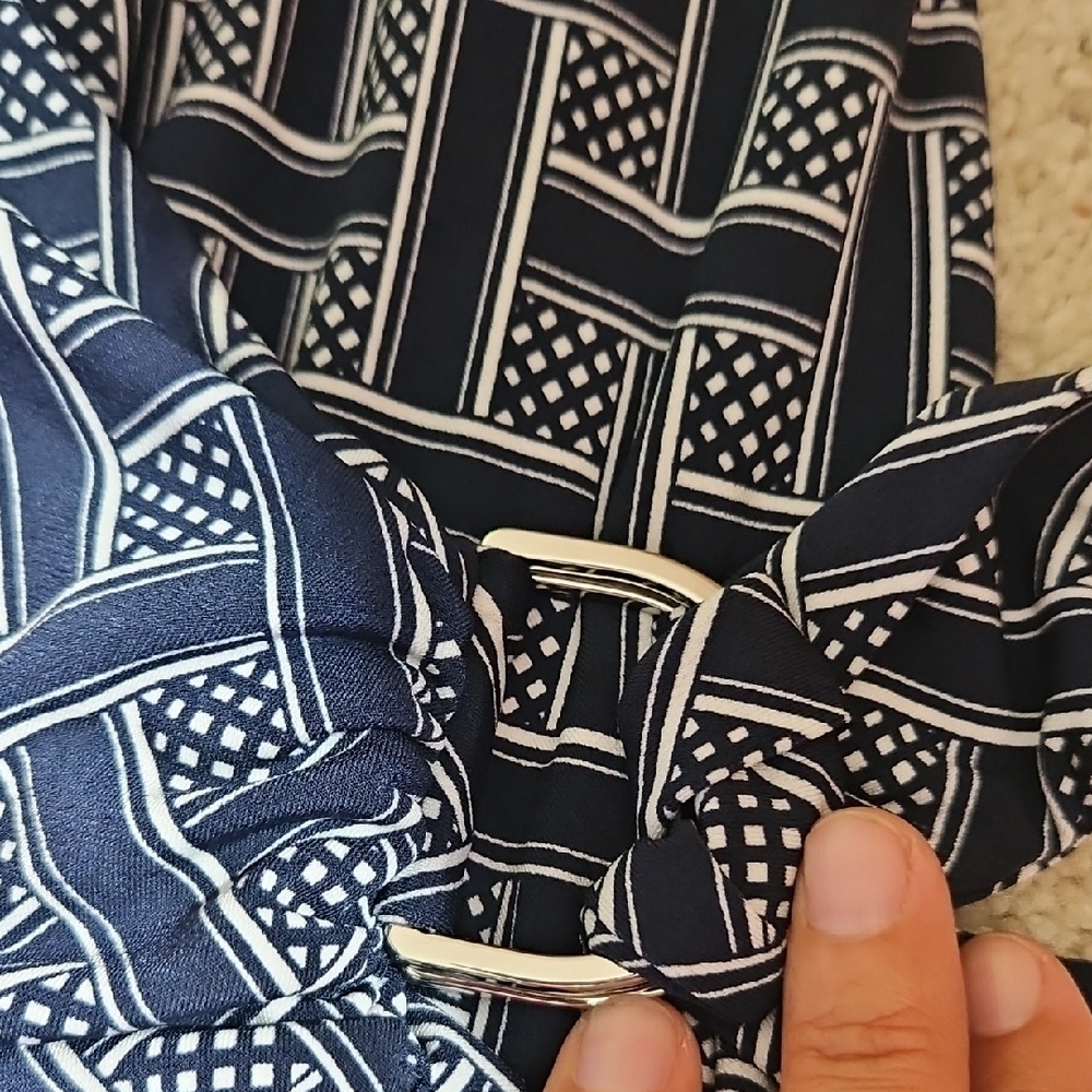 White House Black Market Navy Swim Tankini Top - Picture 2 of 4